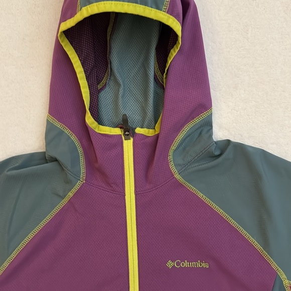 Columbia Women's ‘Sweet As Softshell Berry Jam’ Omni-Shield Jacket - Picture 2 of 12